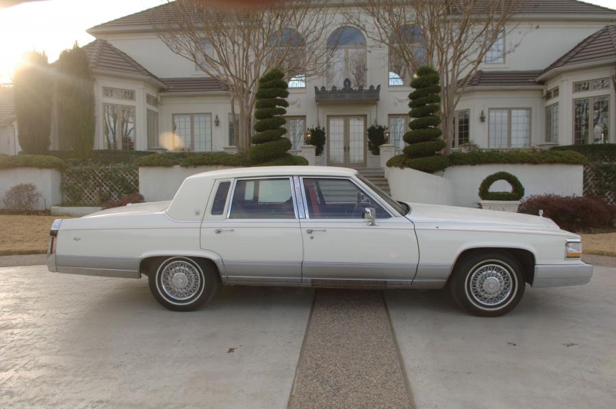  Cadillac Brougham 1991 года  (фото 5 из 5)